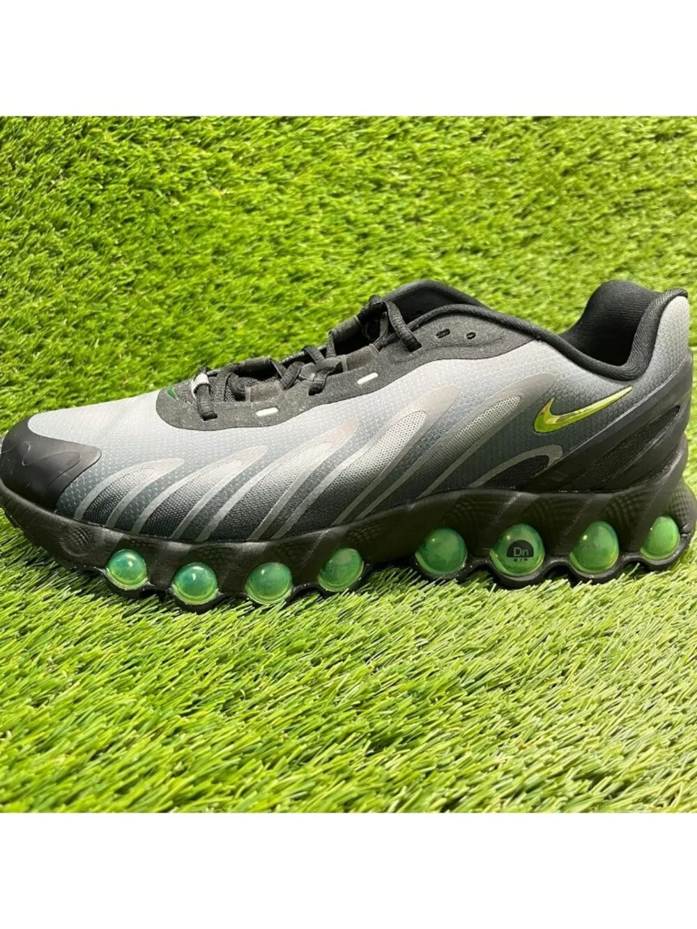 Nike Air Max DN8 Mens Size 10.5 Black Gray Green Athletic Running Shoes Sneakers